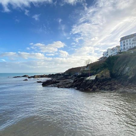 Looe With A View - Entire Apartment With Free Allocated Parking Exterior photo