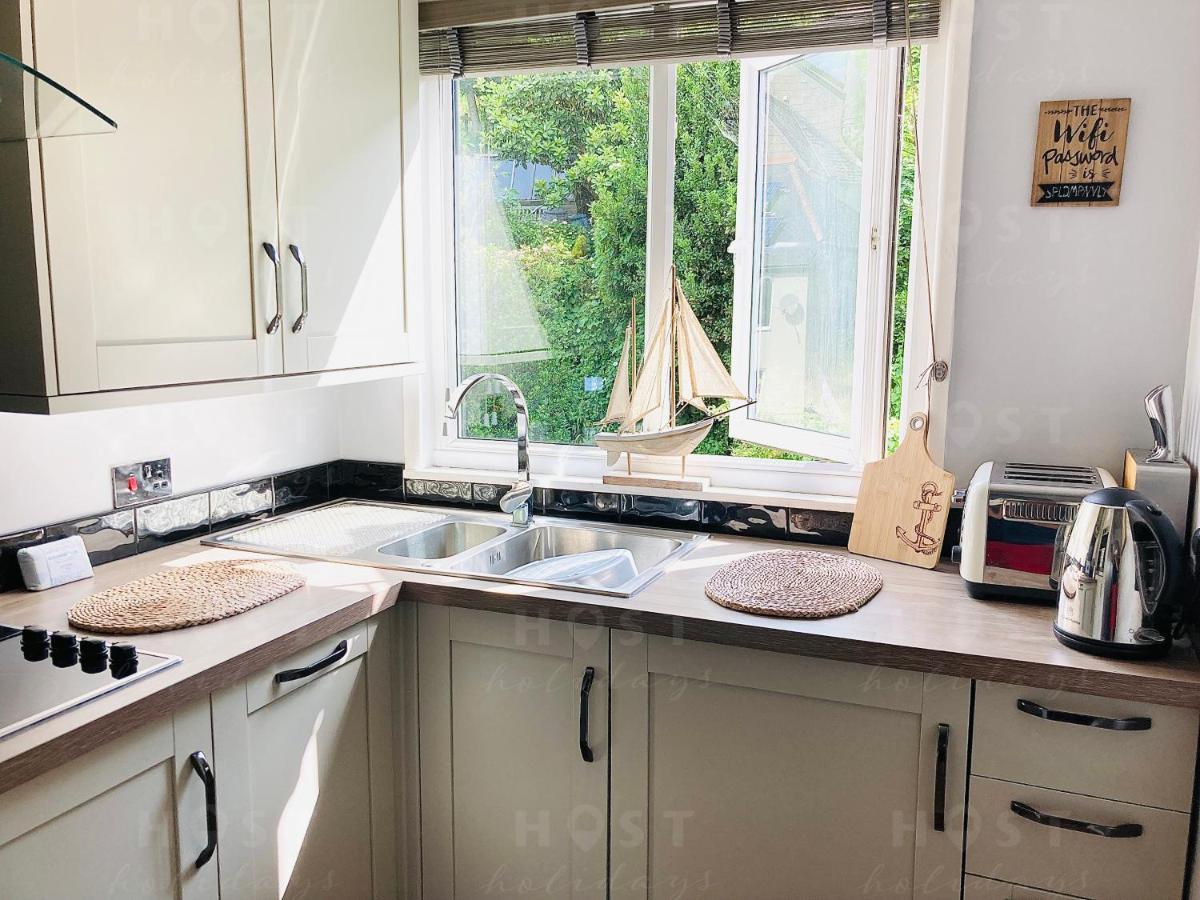 Looe With A View - Entire Apartment With Free Allocated Parking Exterior photo